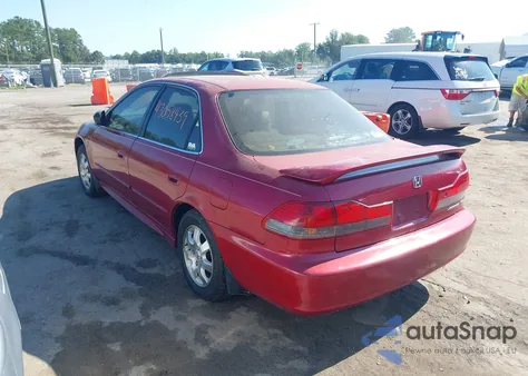 2001 Honda Accord 2.3 Ex z USA, uszkodzony, nr VIN 1HGCG66861A001255